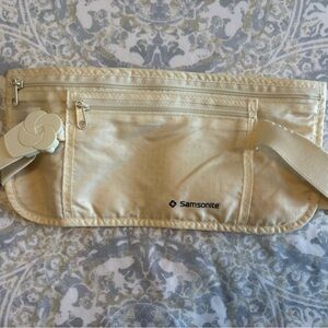 Samsonite Ivory Waist Pouch